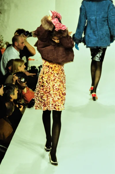 Look 100